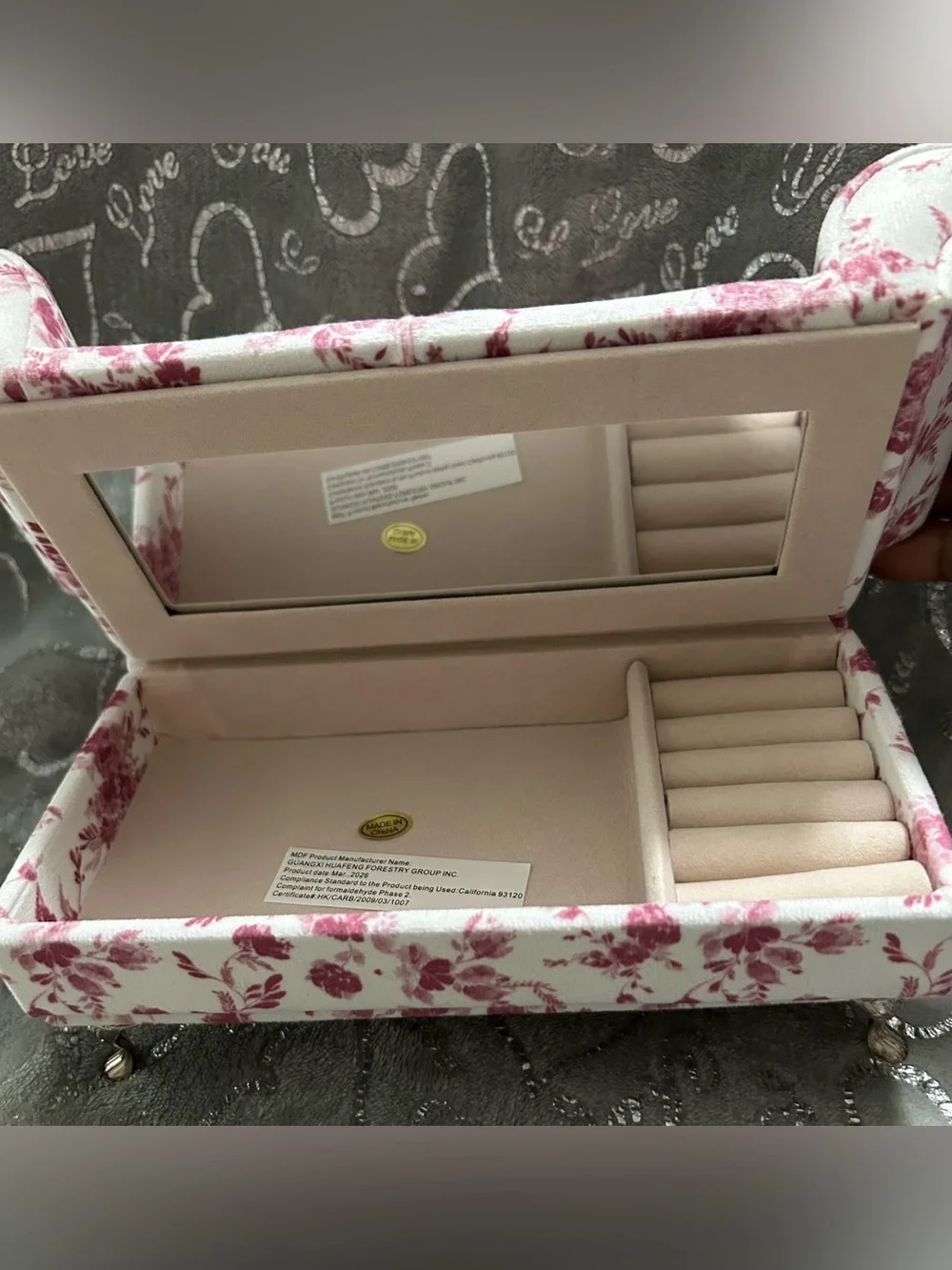 NWT Hilabee, Plush Heart-Pink & White Floral Loveseat Sofa Jewelry Box w/Mirror